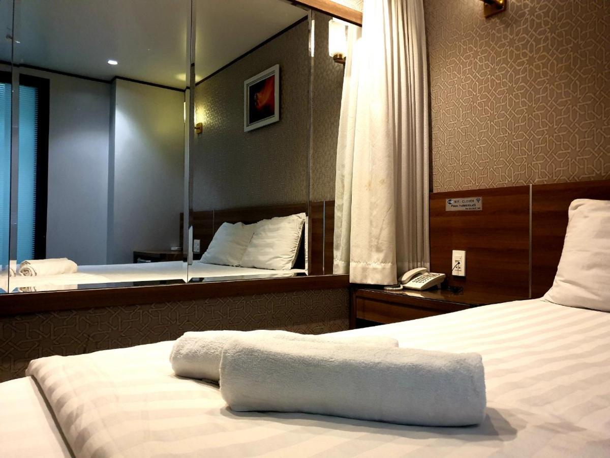 Reddoorz Premium Cloud 9 An Nhon Hotel Hô Chi Minh-Ville Extérieur photo